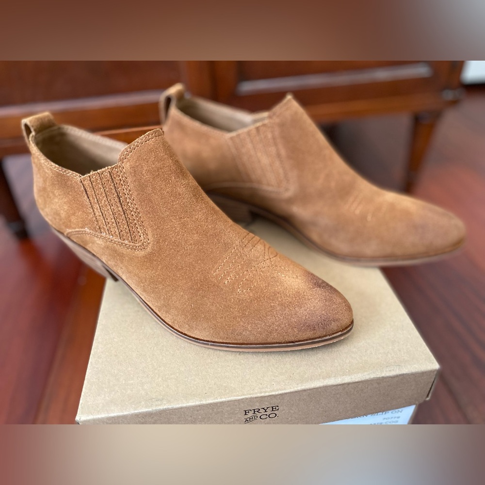 FRYE AND CO. Rubie Western Slip On 9.5